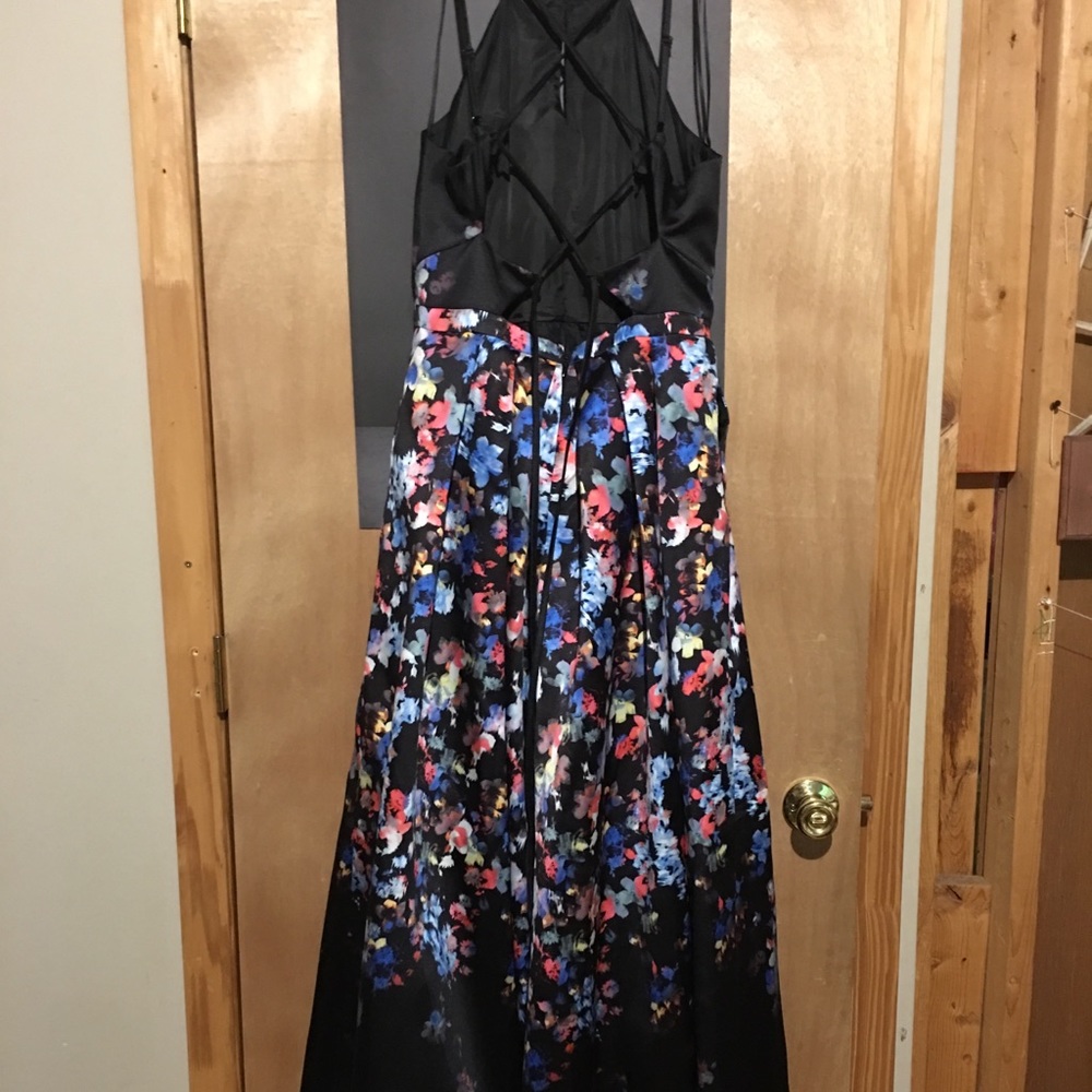 Floral Abstract Dress - Picture 3 of 3